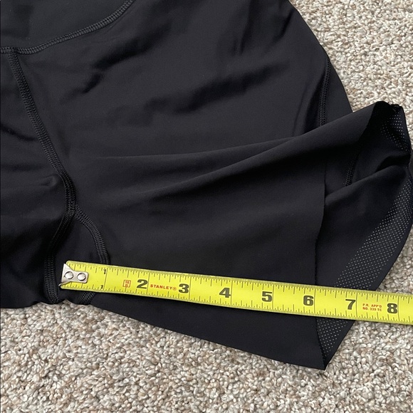 Lululemon Base Pace High-Rise Short 6” inseam - Picture 8 of 11